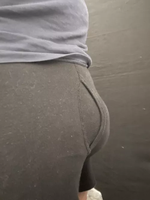 A soft bulge on this solar eclipse Monday by 420_nyer