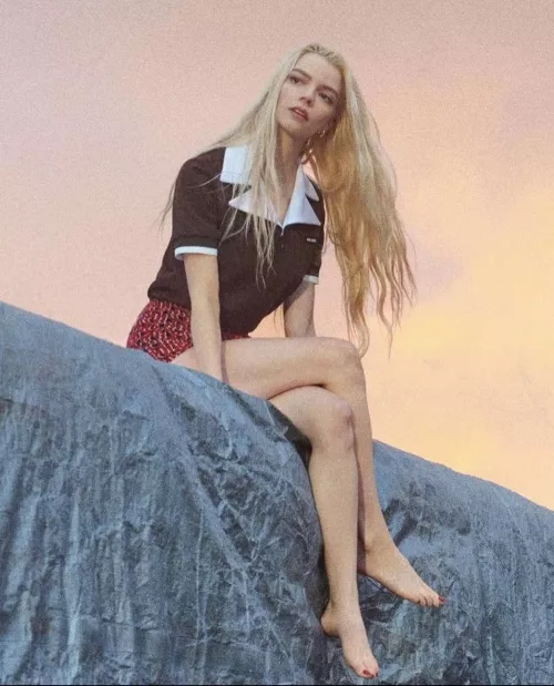 Am I missing out on Anya ? Never looked into her really by TheShyGuyyy