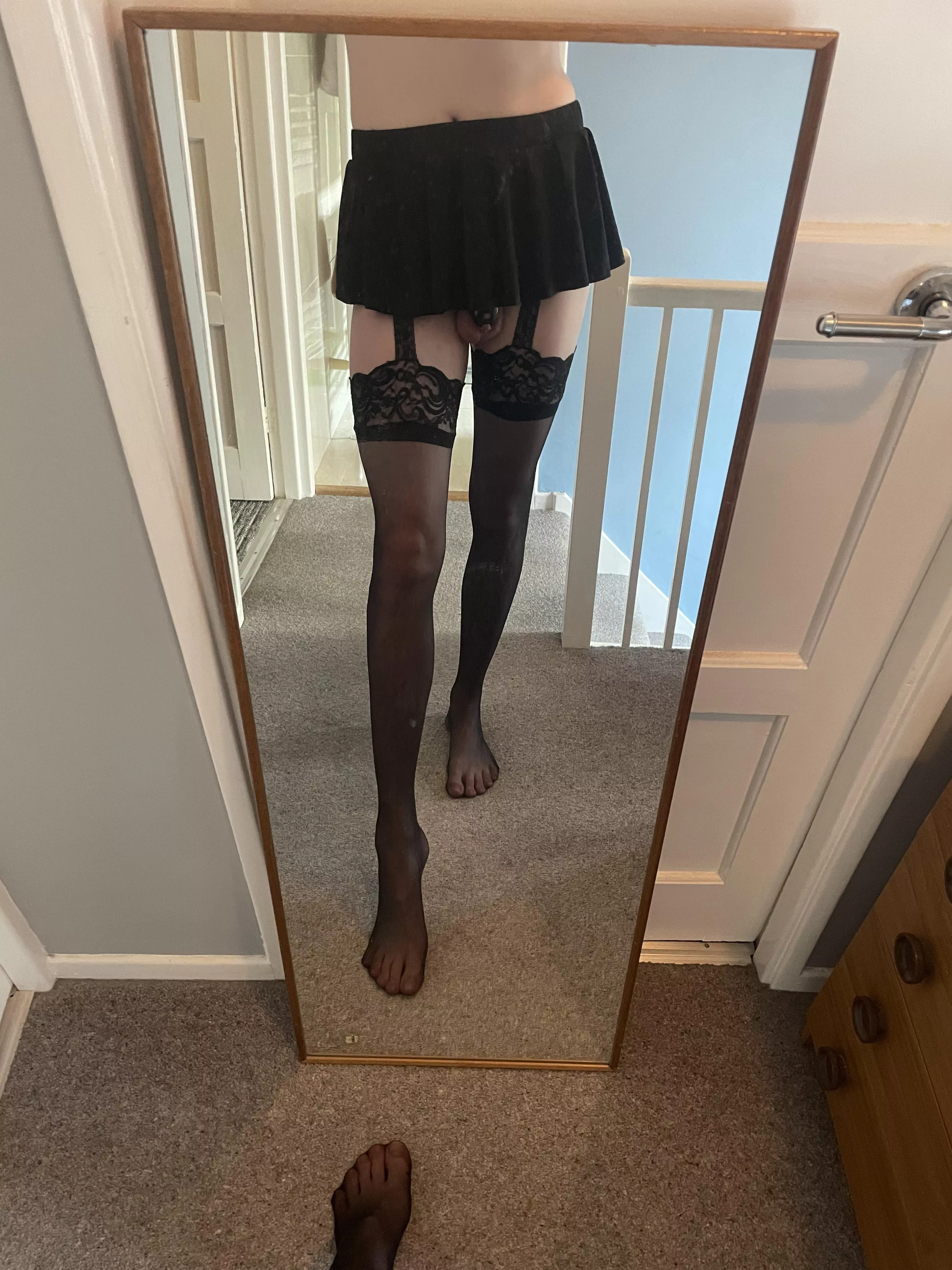 Am I showing something 😈 posted by shifttyy-994