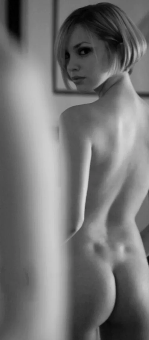 Backwards glance by PaddyMeltt