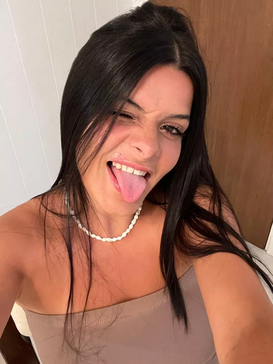 Do I look cute from this angle in this crop top? posted by impudentTracing166