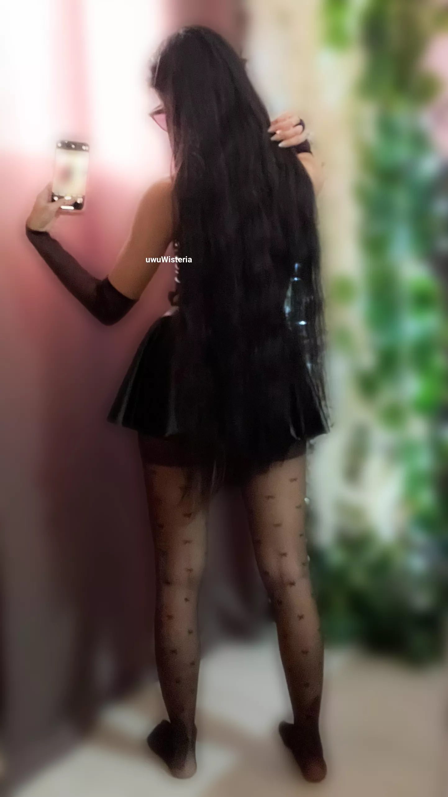 do you like my hair length? 🤔 posted by uwuWisteria