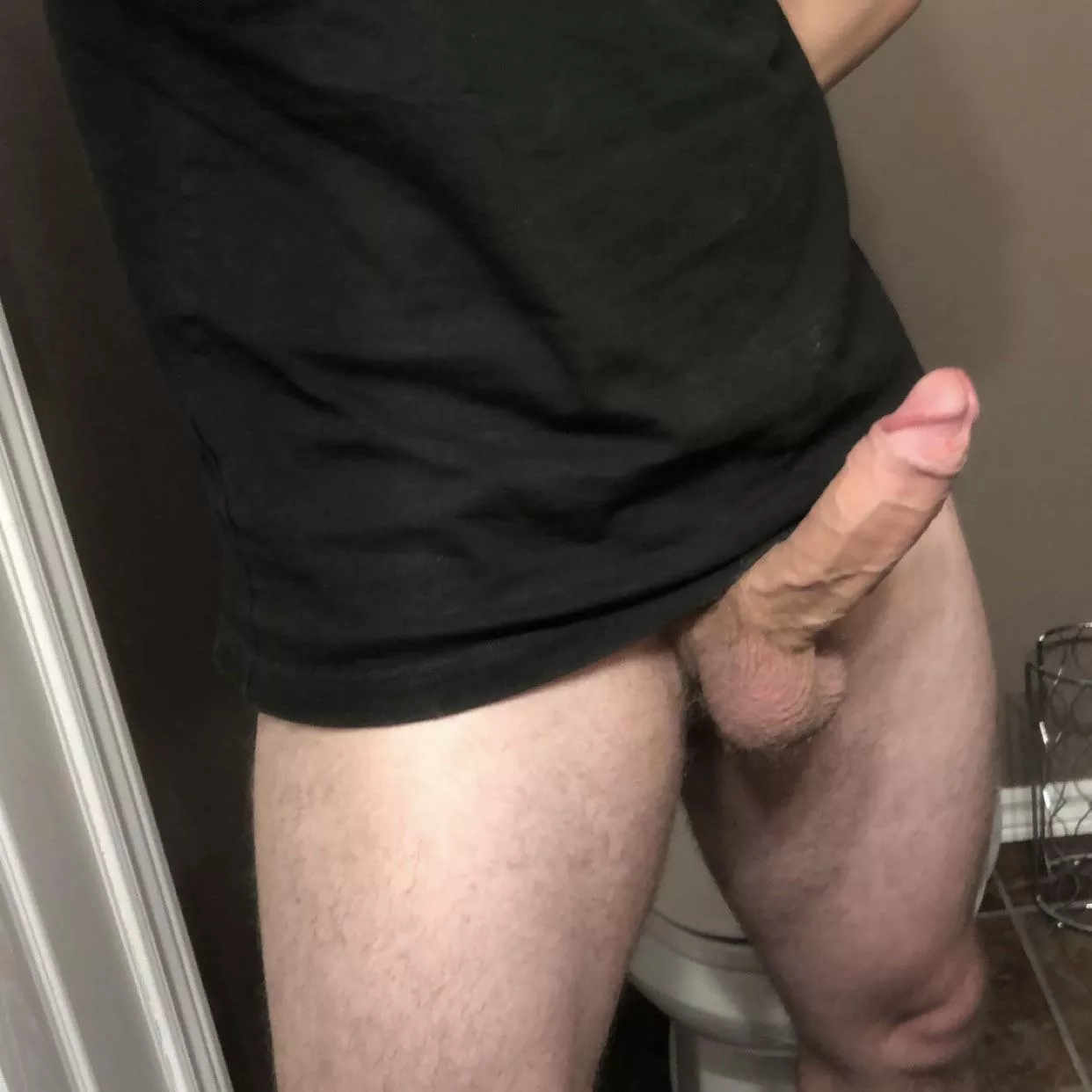 does it look big even next to my hockey player quads? posted by Zach2627