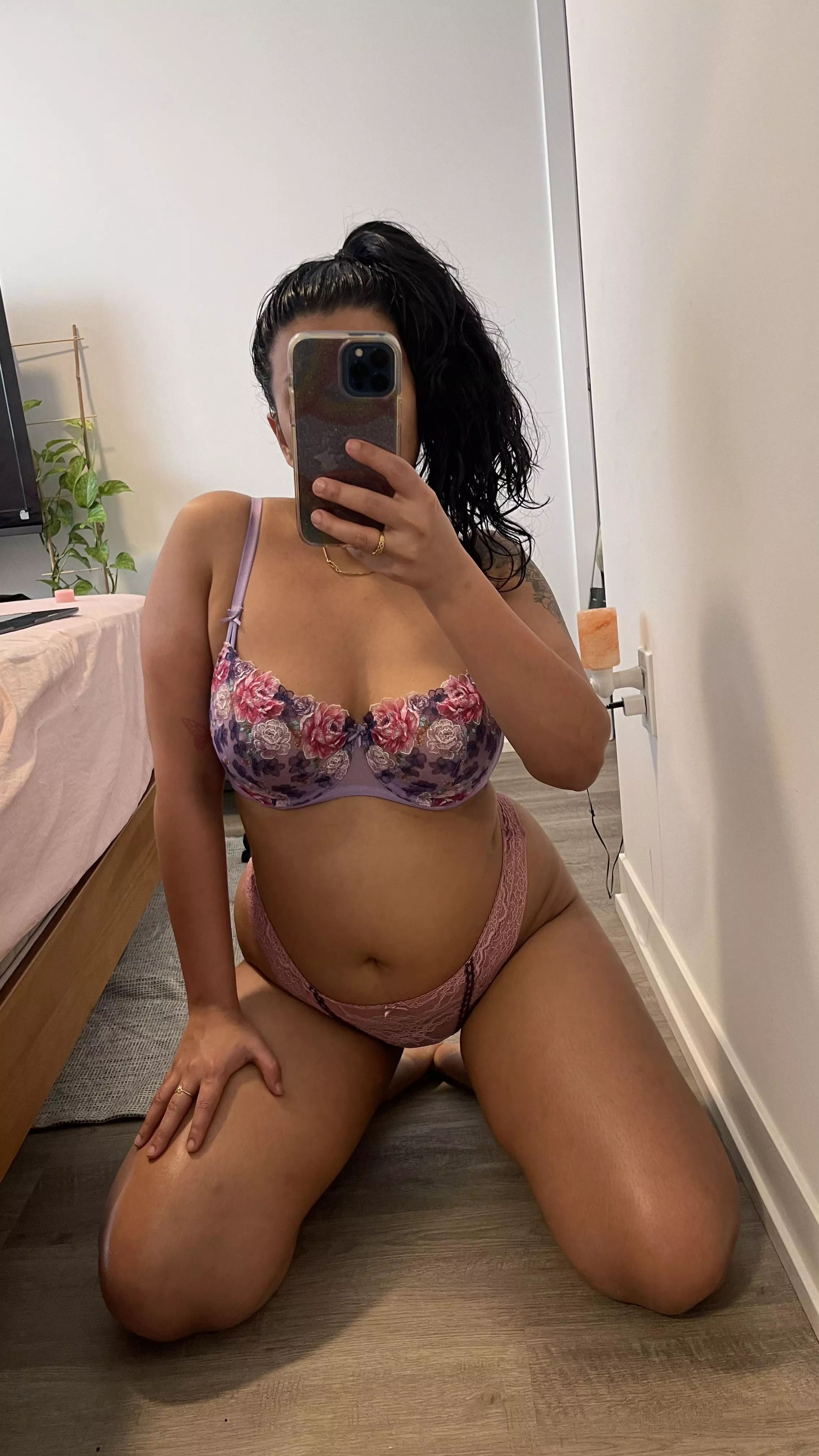 Don’t be shy, come on over and say hi! [f] posted by KimyDoesThings