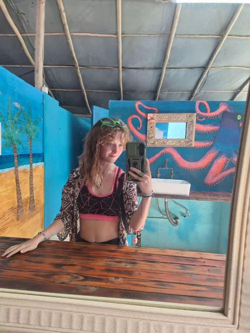 Embracing my sensuality with grace and elegance. [18F] by vibeslover