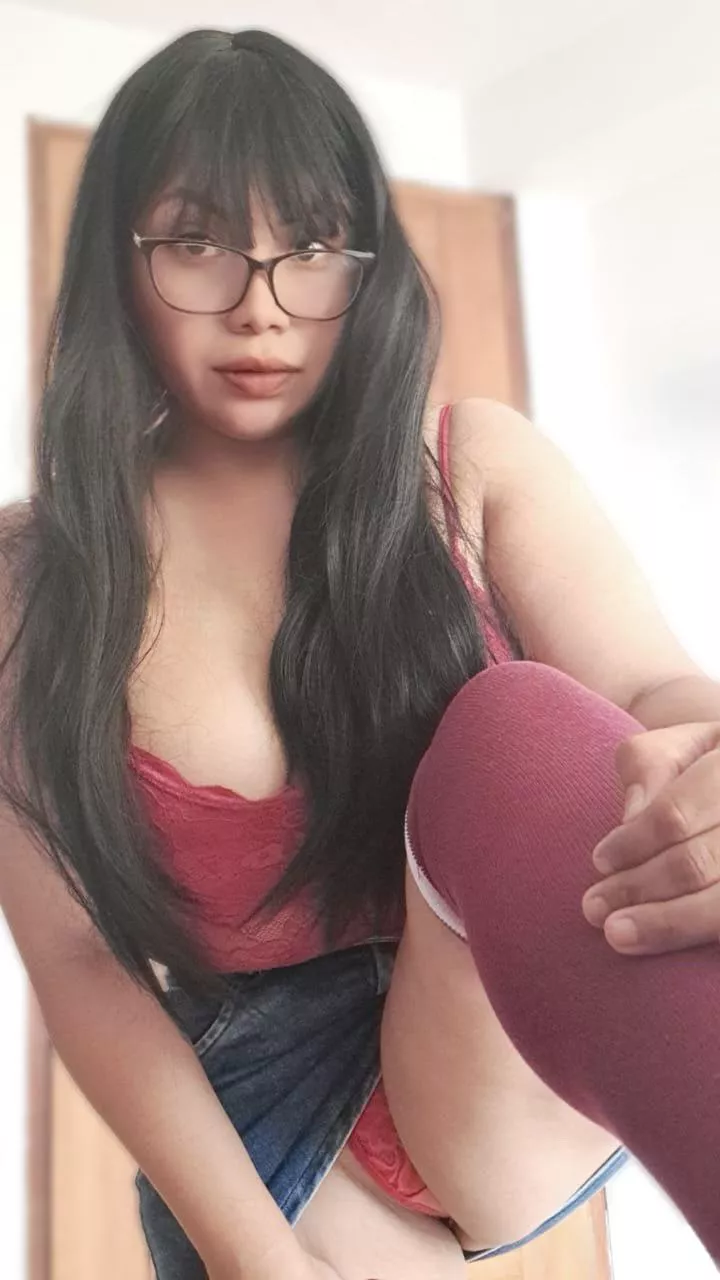 (F) feeling strangely cute posted by SexyAzucena