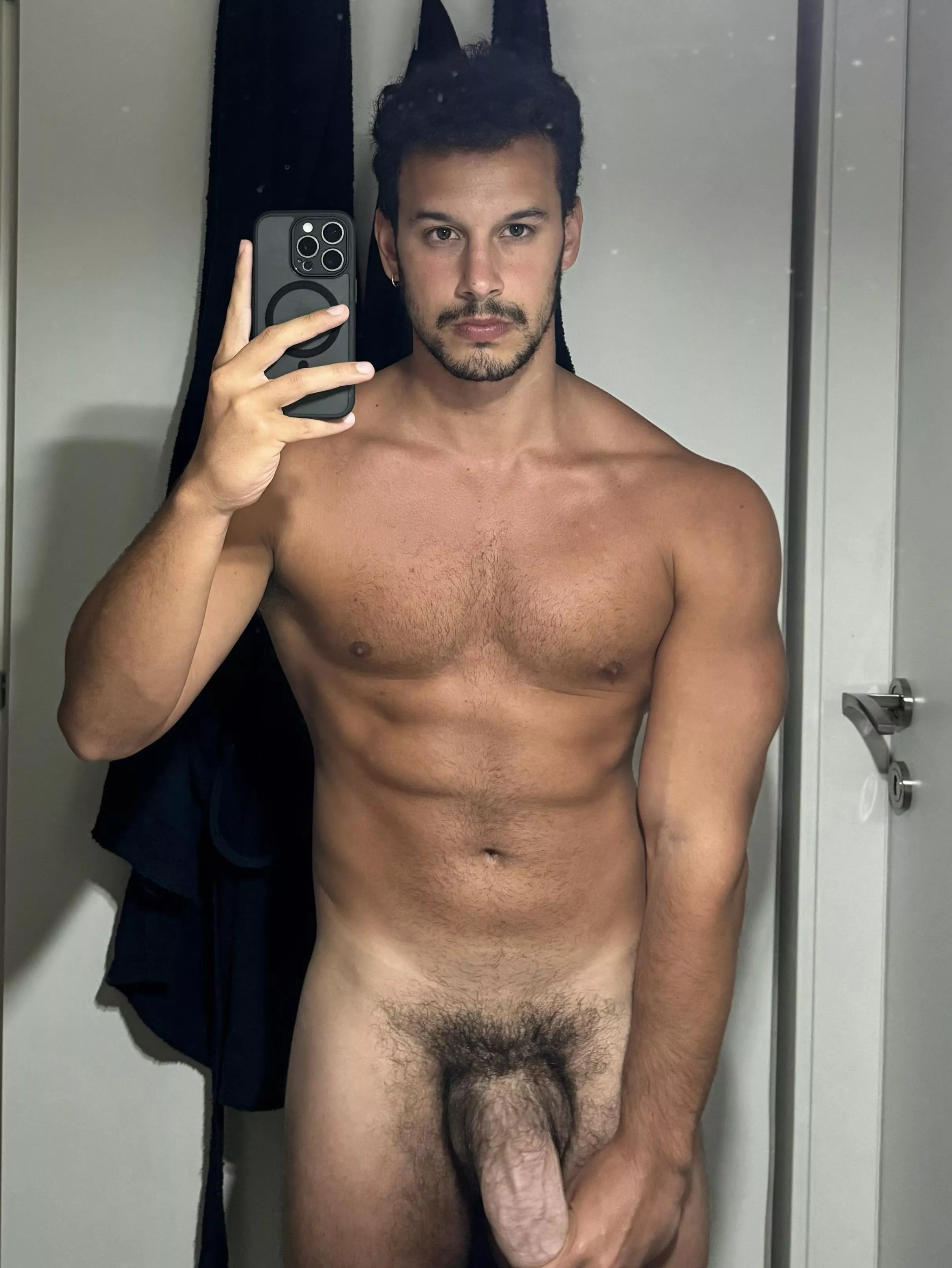 F*CK IT sending dick pics and videos from my gallery to everyone who says hi [25] posted by Own-City-1936