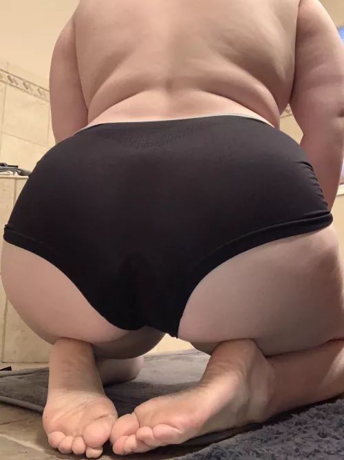 Full booty coverage in these on lazy Sunday 34(f) by hornyandwetcpl7