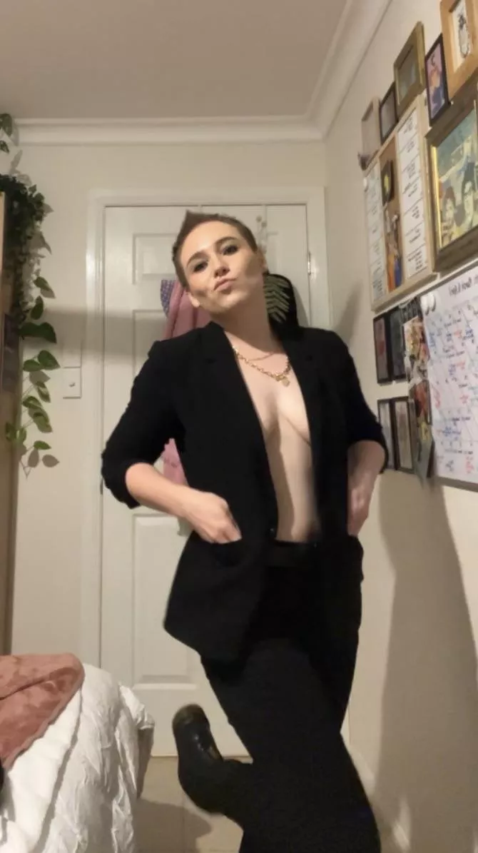 Got a lil dressed up hehehe  posted by bugboy1xo