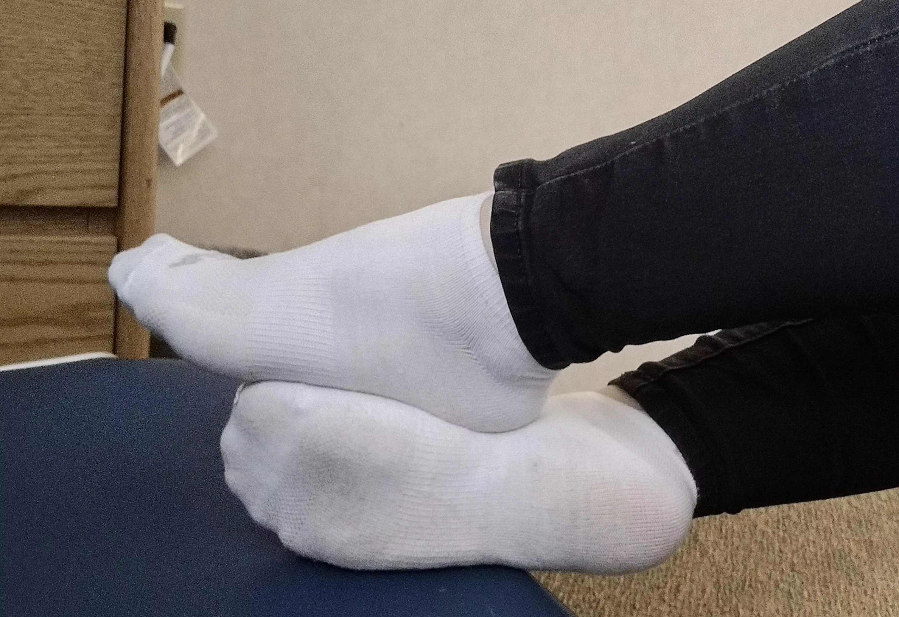 I heard white ankle socks are hot posted by Sexy_feet3