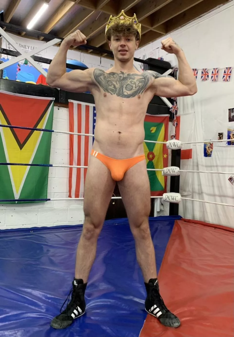 I love orange colour posted by RobbyOneandOnly