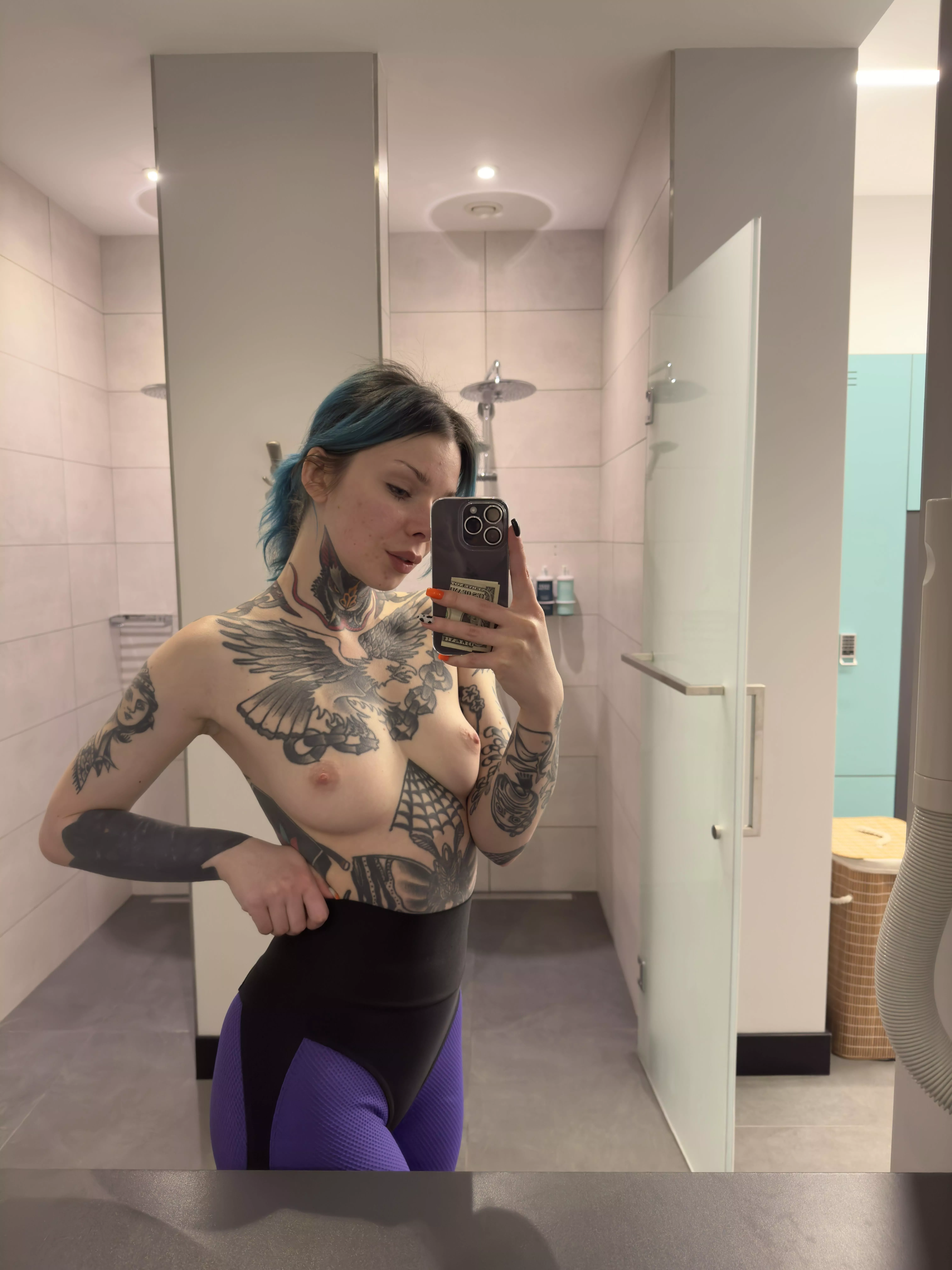 I prefer bold hands over wandering eyes posted by Ilungileib