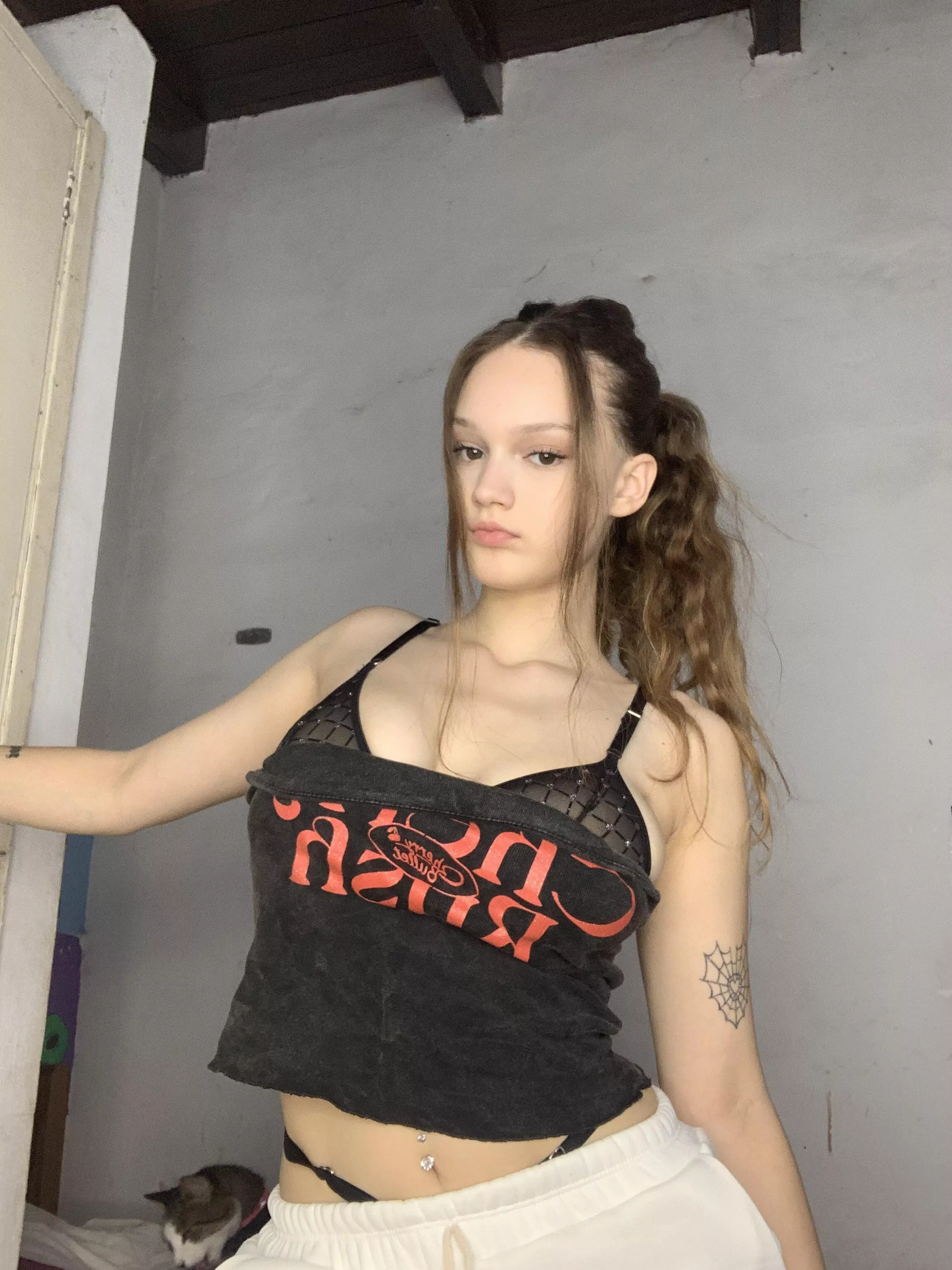 Is my croptop cuteee? posted by Easypham