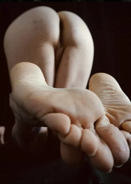 lick my soles by mailouve