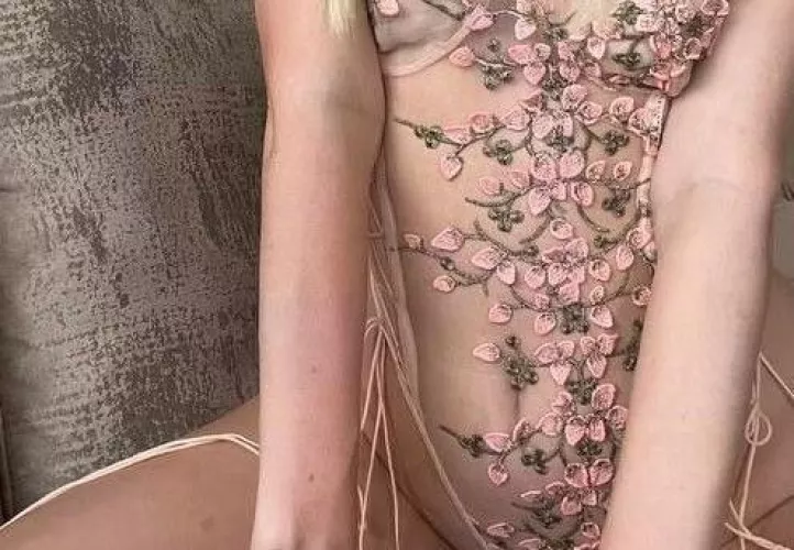 Little booty shake by bitbub