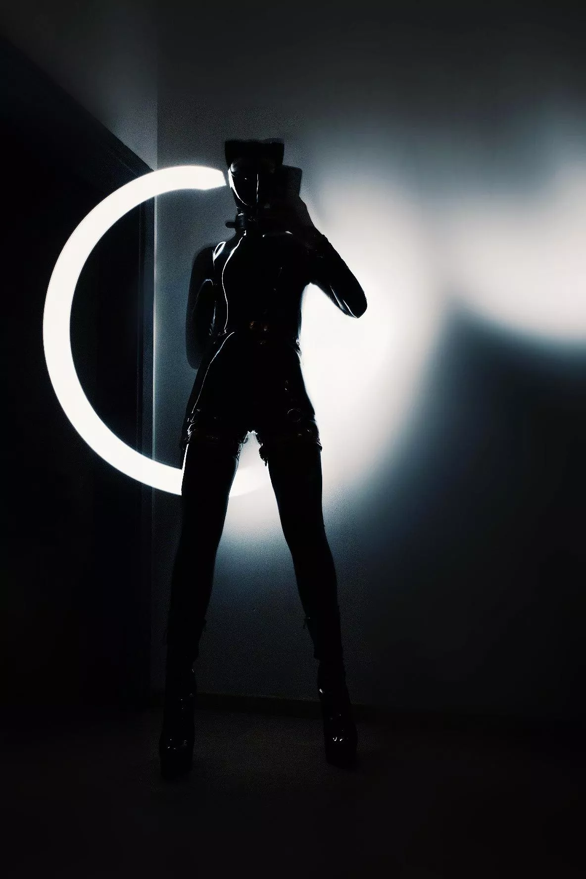 Lurking in the dark posted by frauwke