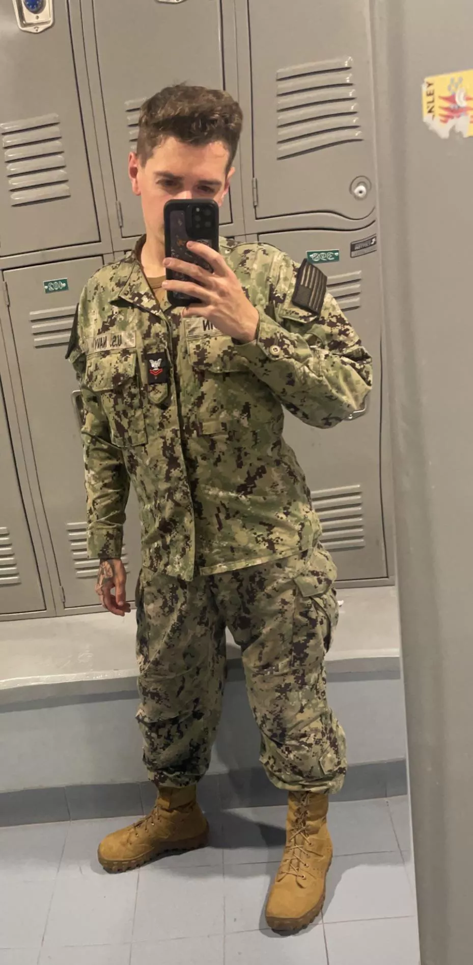 M [28] Bottom. Anyone in Bahrain? posted by JODI1923