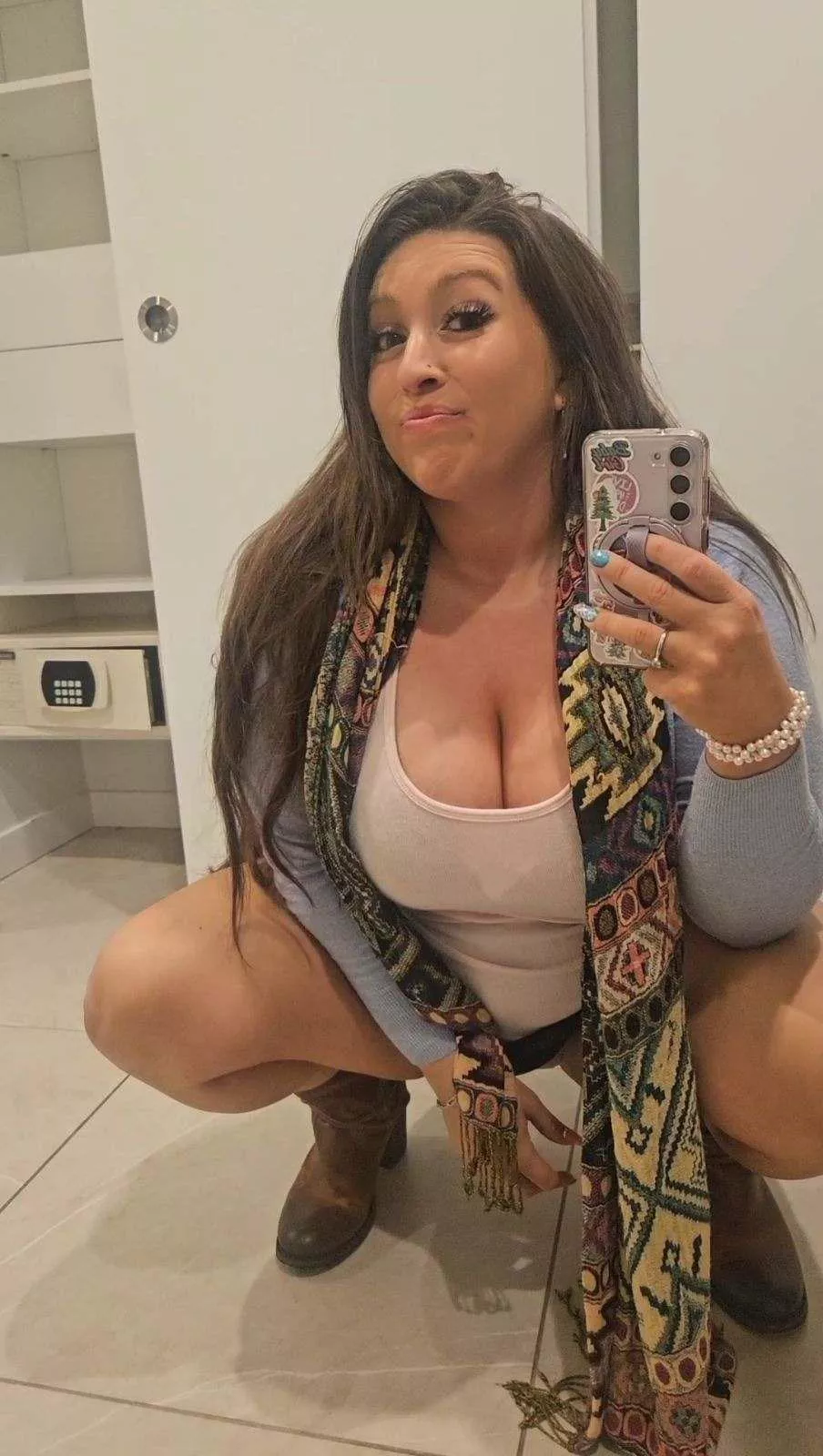 Moms can feel feisty and horny too  posted by Babylittlelo