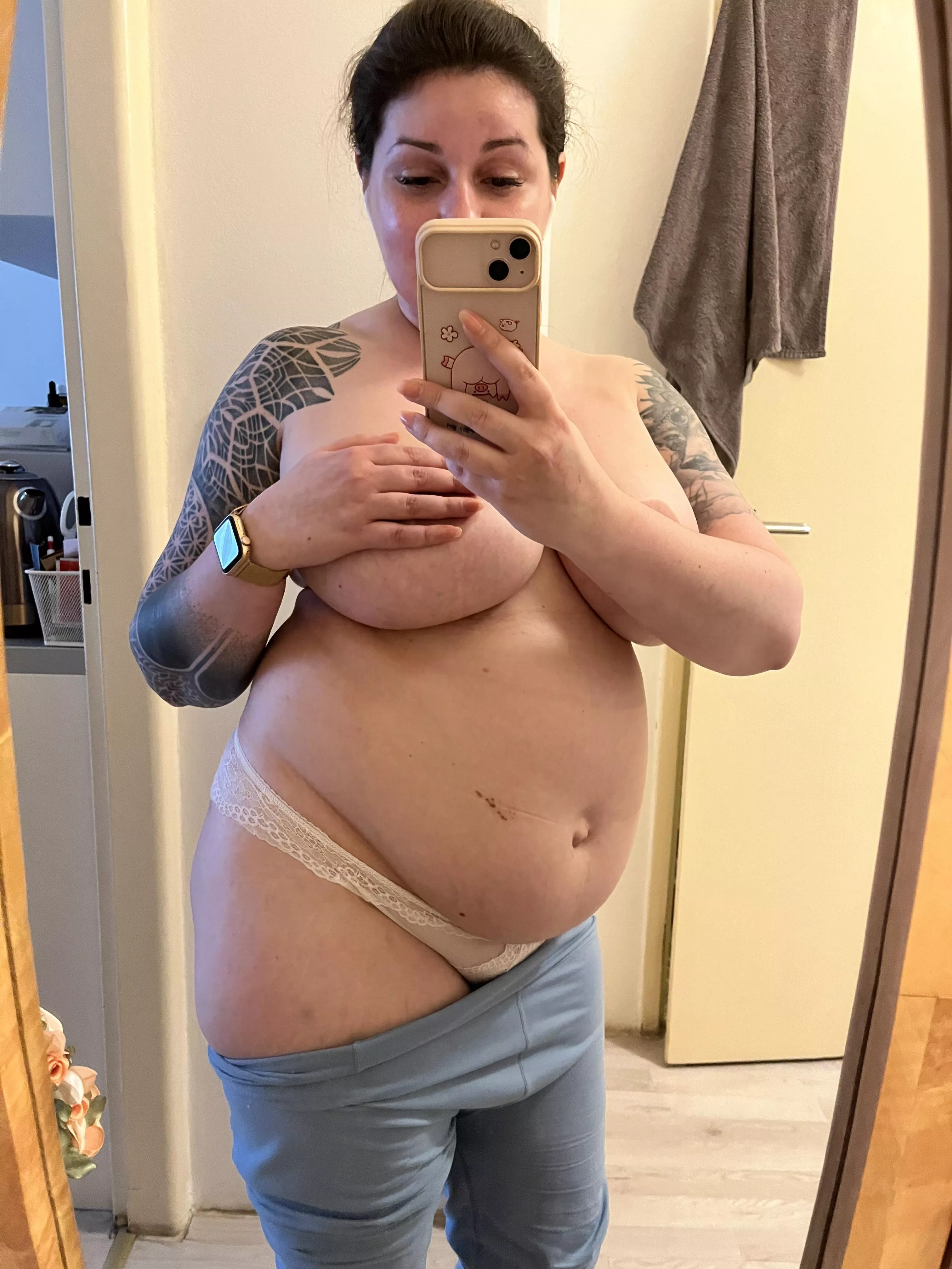 Ooops. I think my gut is starting to hang out nicely 🥵🐷 posted by majabittner