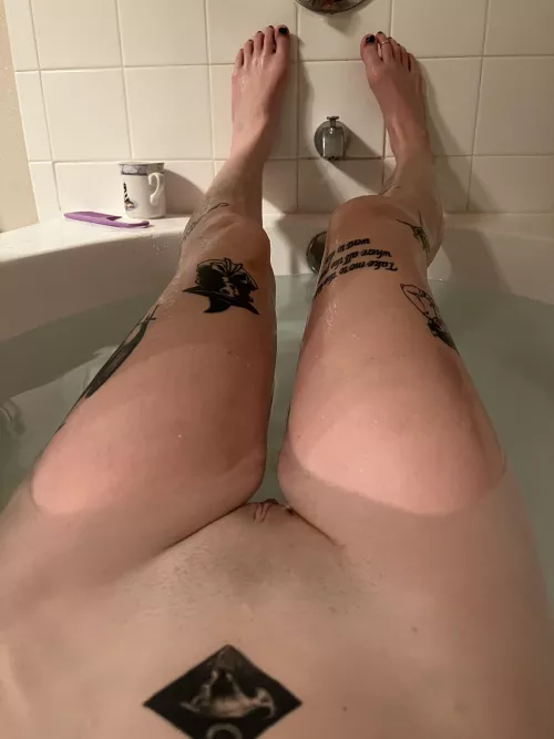 Pre bathtub playtime 😈 by Fr1g1db1tch