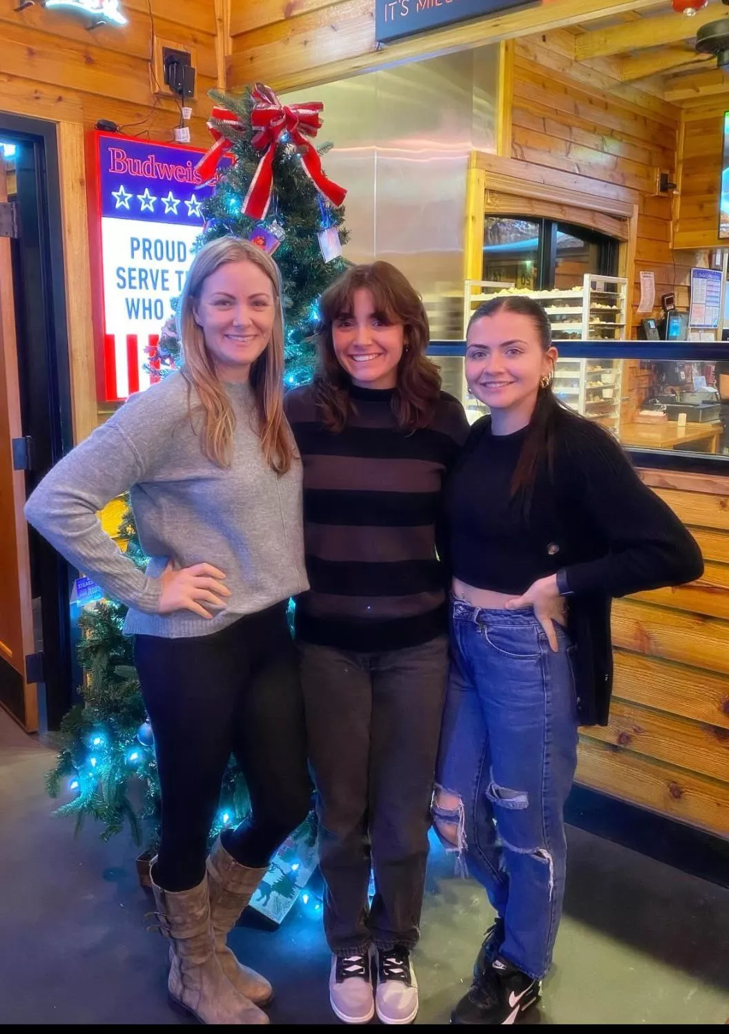 Real Mom and Daughters, who are you pounding first? [3] posted by Outrageous-Intern348