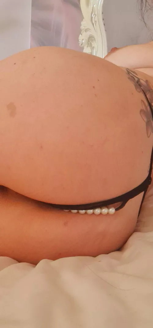 Sexy beads on my ass by catsweethot