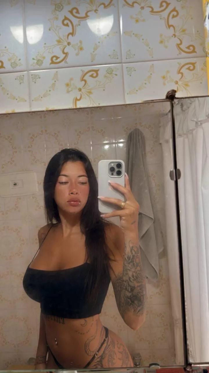 You like me with my cropto posted by AlissaJulie