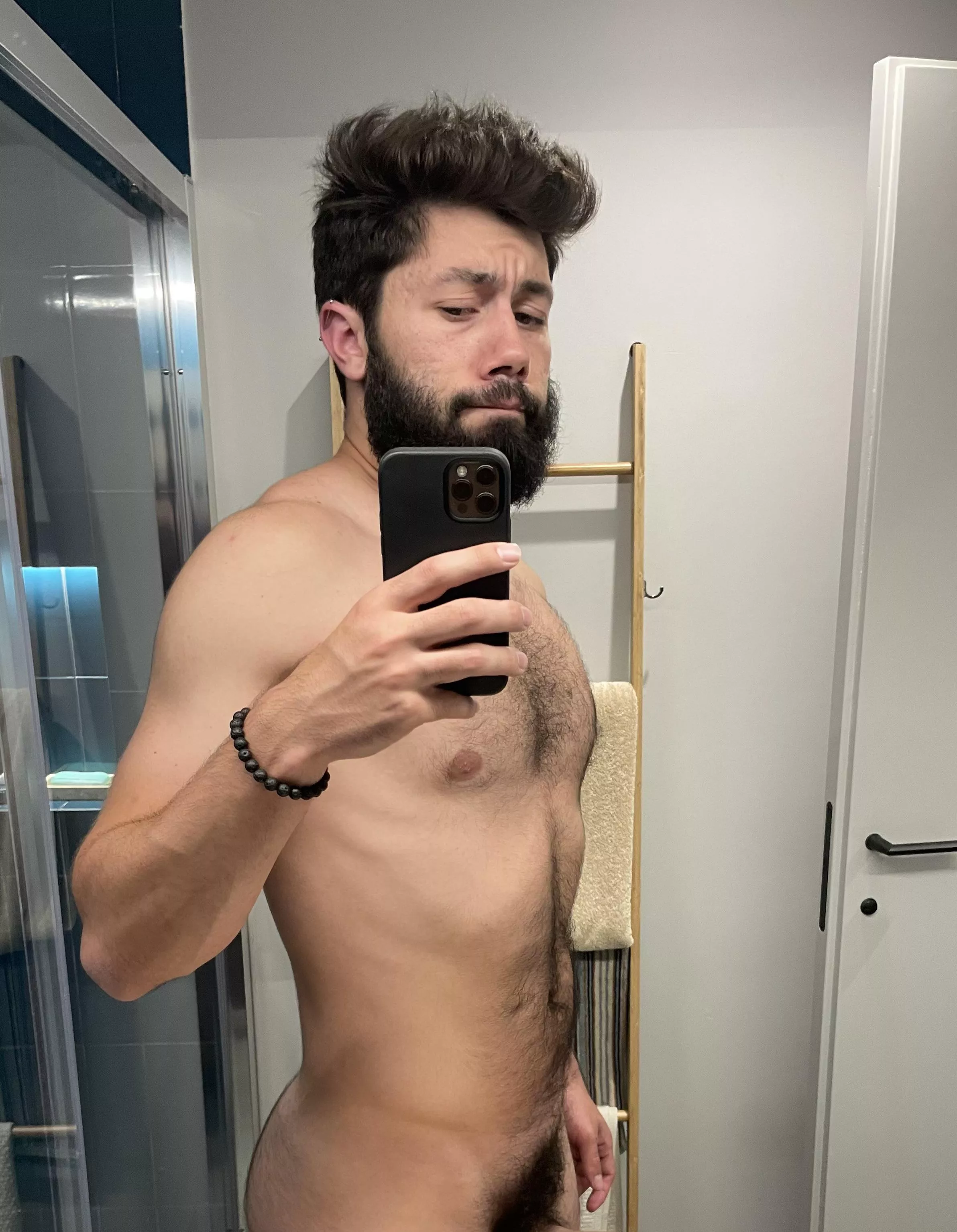 [26] Tired but horny⚡️ posted by AxlRagnarok