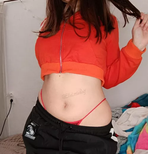 a shy or an experienced girl, u choosing by EllieLittleWolf