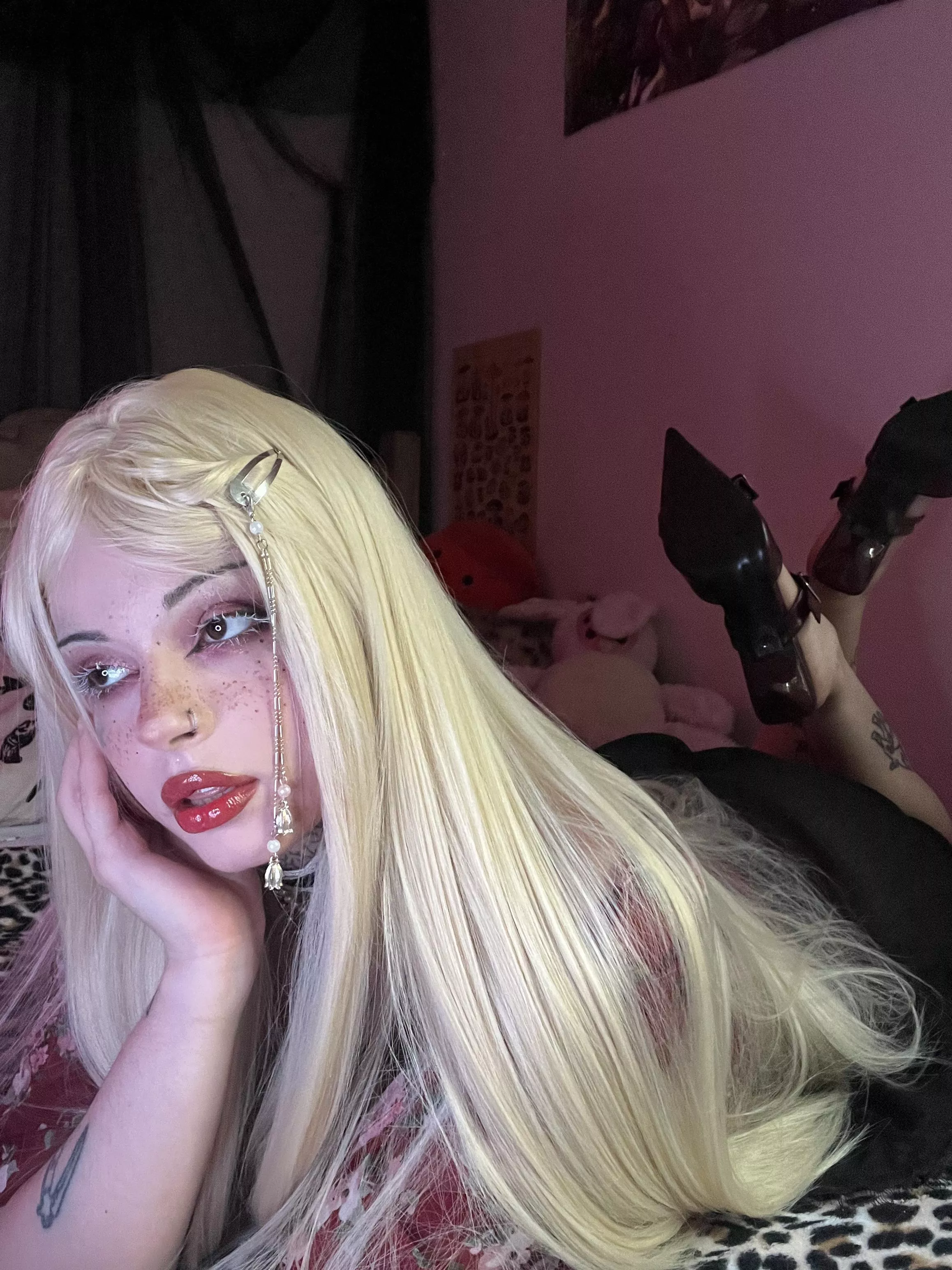 are you going to keep me company? posted by Mantasticles