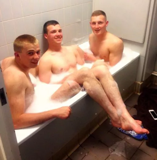 Bath buddies posted by Primal_Mantis