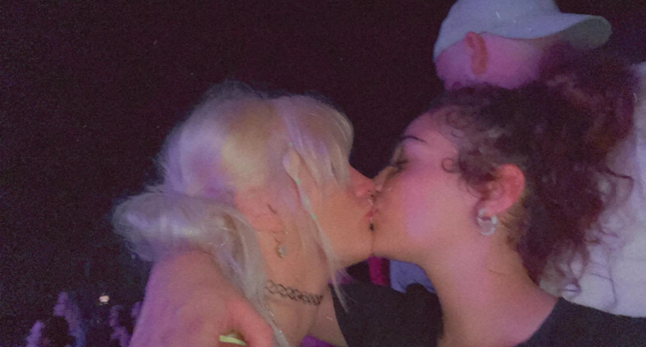 Concert shenanigans posted by lilkenz47