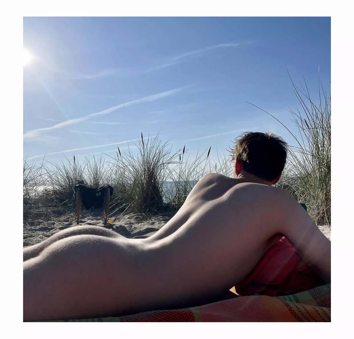 Dould you come over after you saw my naked ass at the beach? ☀️ 🍑 posted by Southern-Complex4908