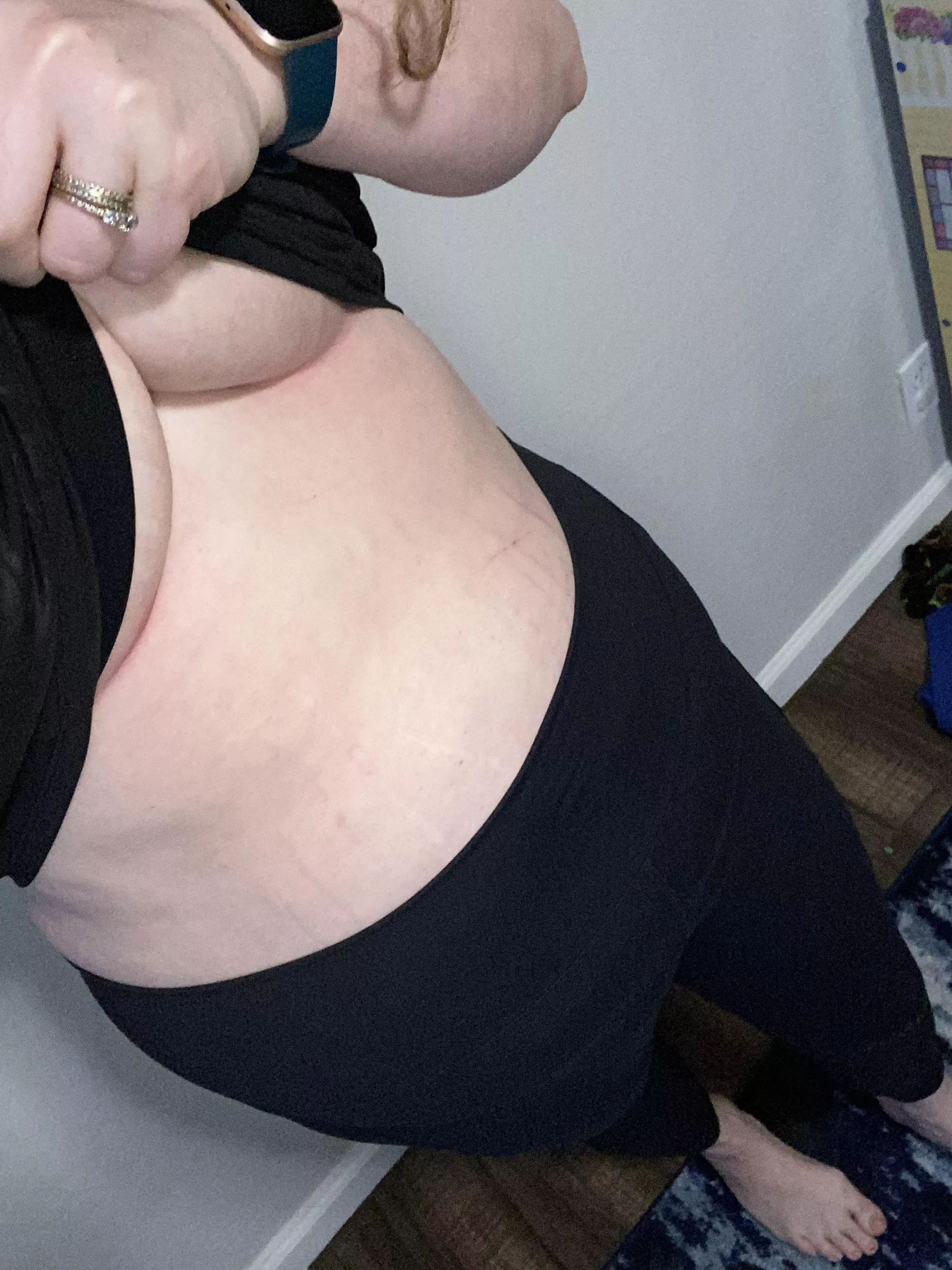 (F) just a peek 👀  posted by Bbbbbabes