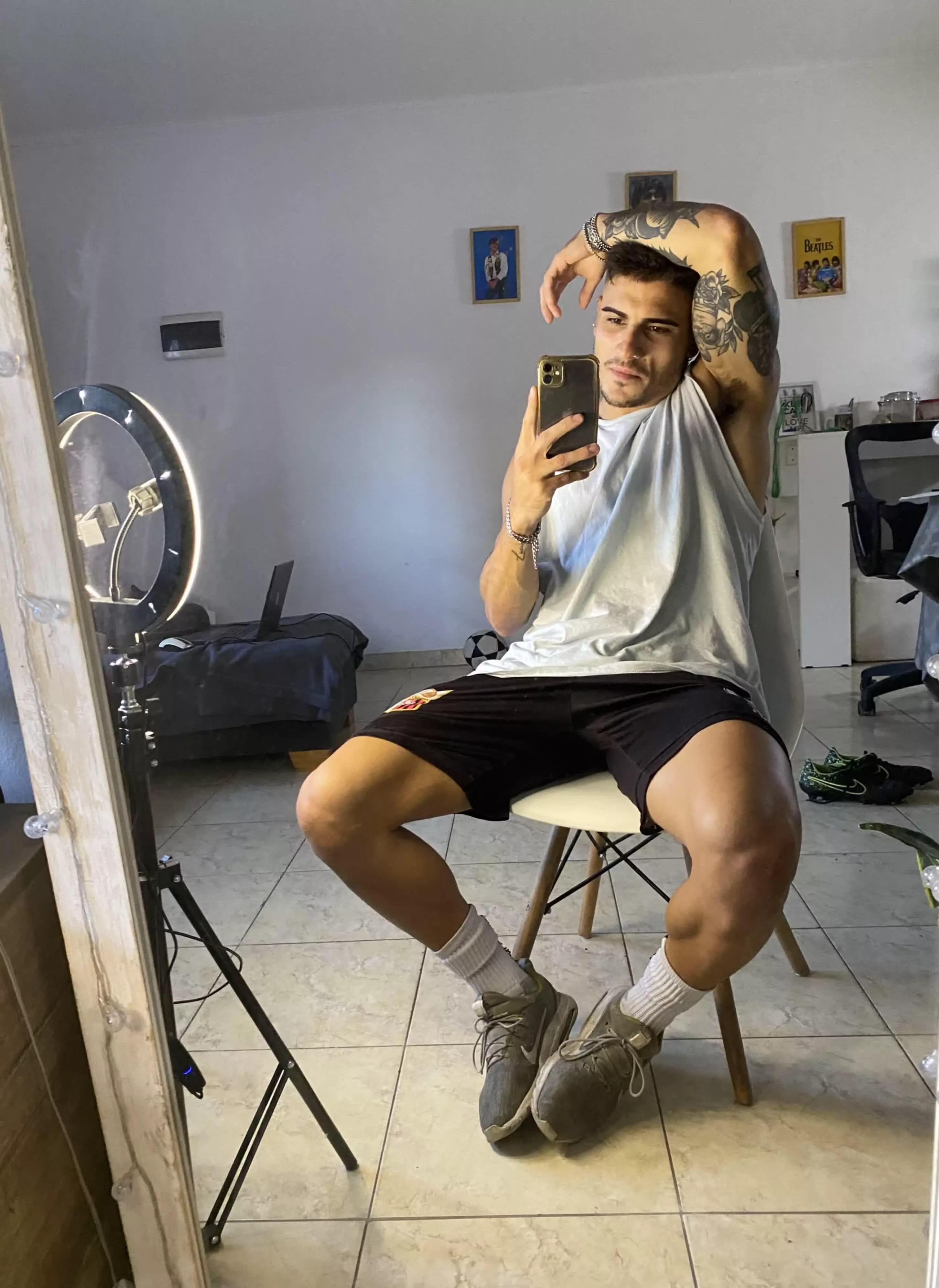 Guys, do you work out? I love it! posted by OliverKinggxoxo