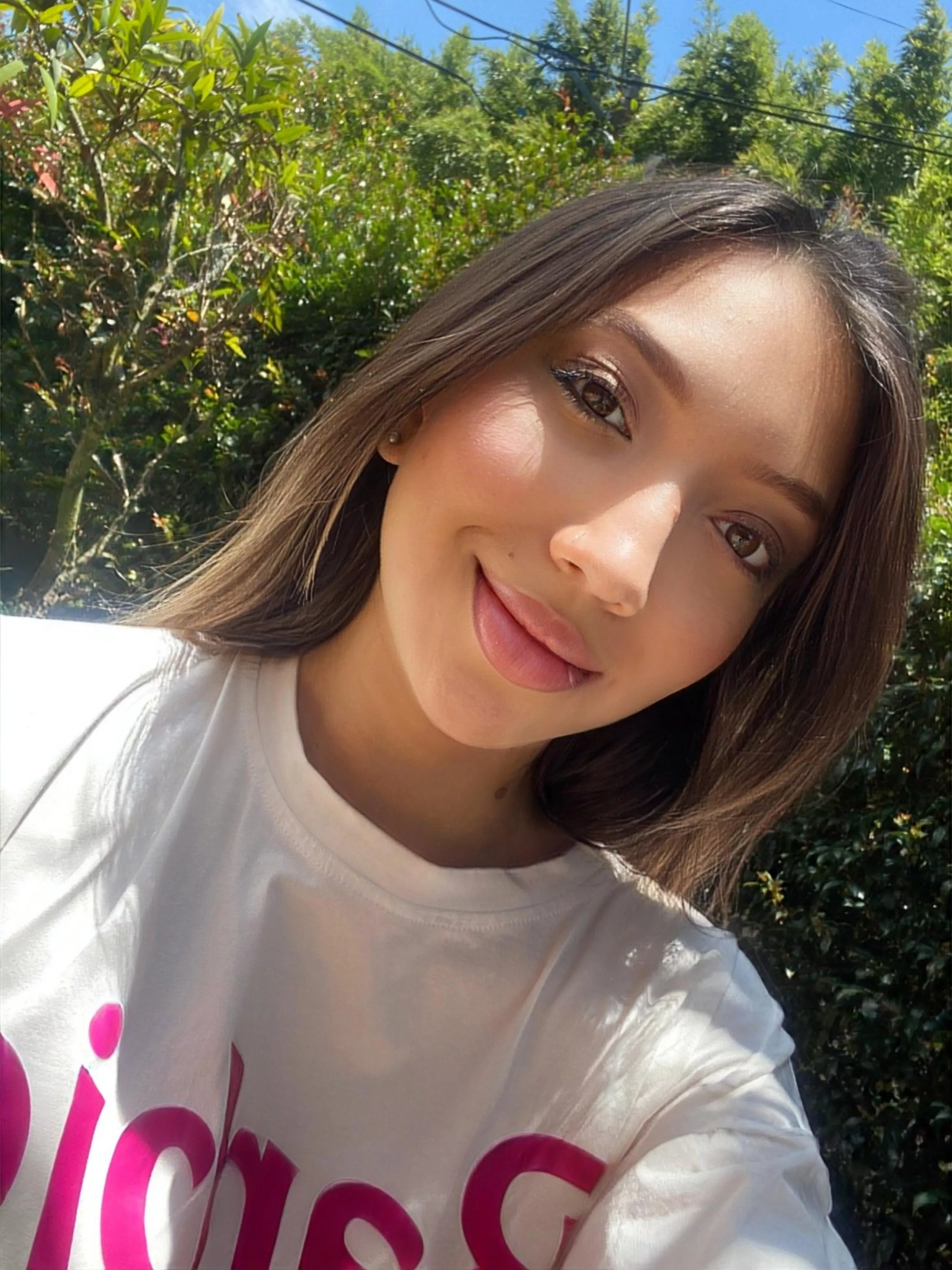 Happy in the sun  posted by xoLuciaaxo