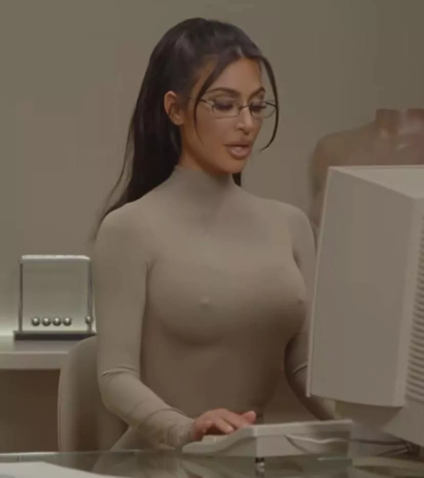 Hey, does anyone know whats her name or maybe some of her videos? posted by vyslovujesetomem