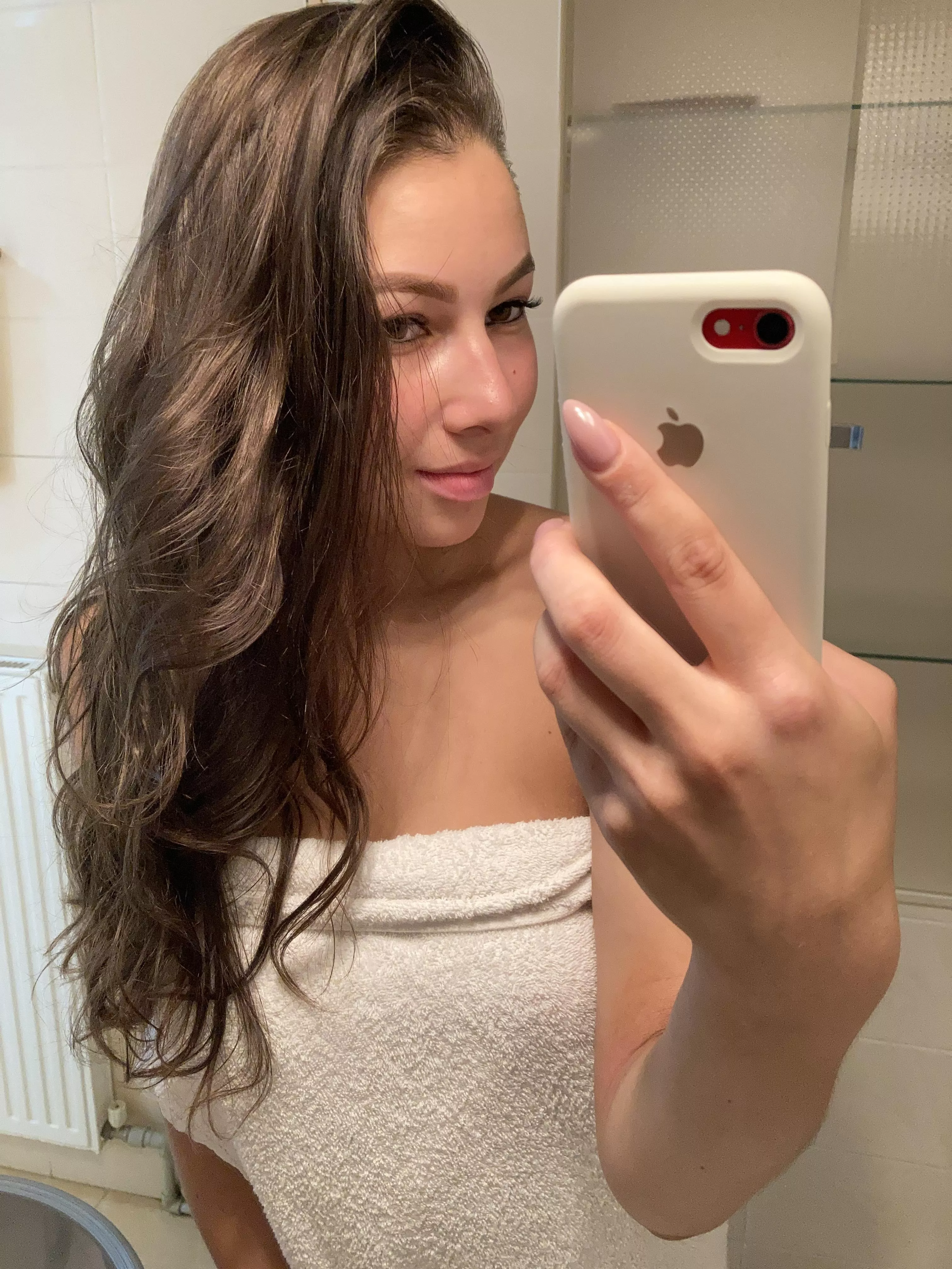 I bought a heated mirror and now I can delight you with the latest photos from the shower posted by Kristy_Frost