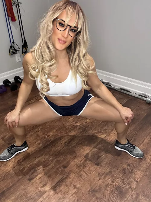 I can be your personal trainer.. by Isabellalovesit