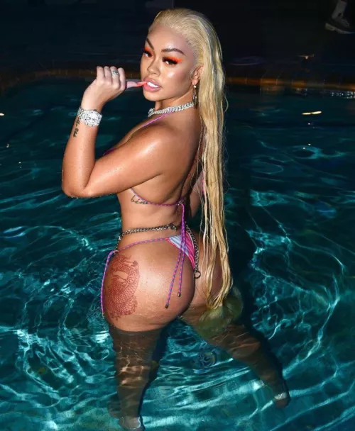 Latto by InternationalAd7925