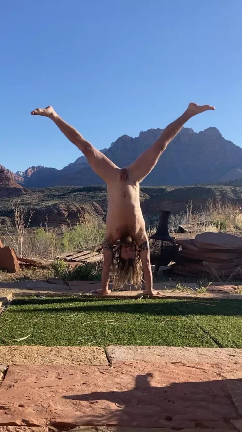 Nothing like inverted sun salutations  by Dirtydesertcowboy