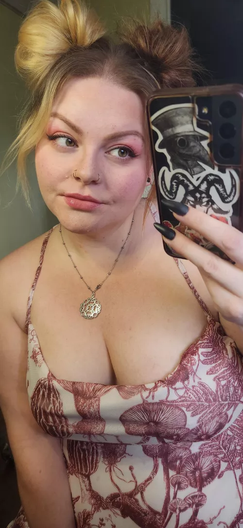 When spring hits and your inner sweet girls starts to battle with your cold winter goth😅 by EmberAdams4