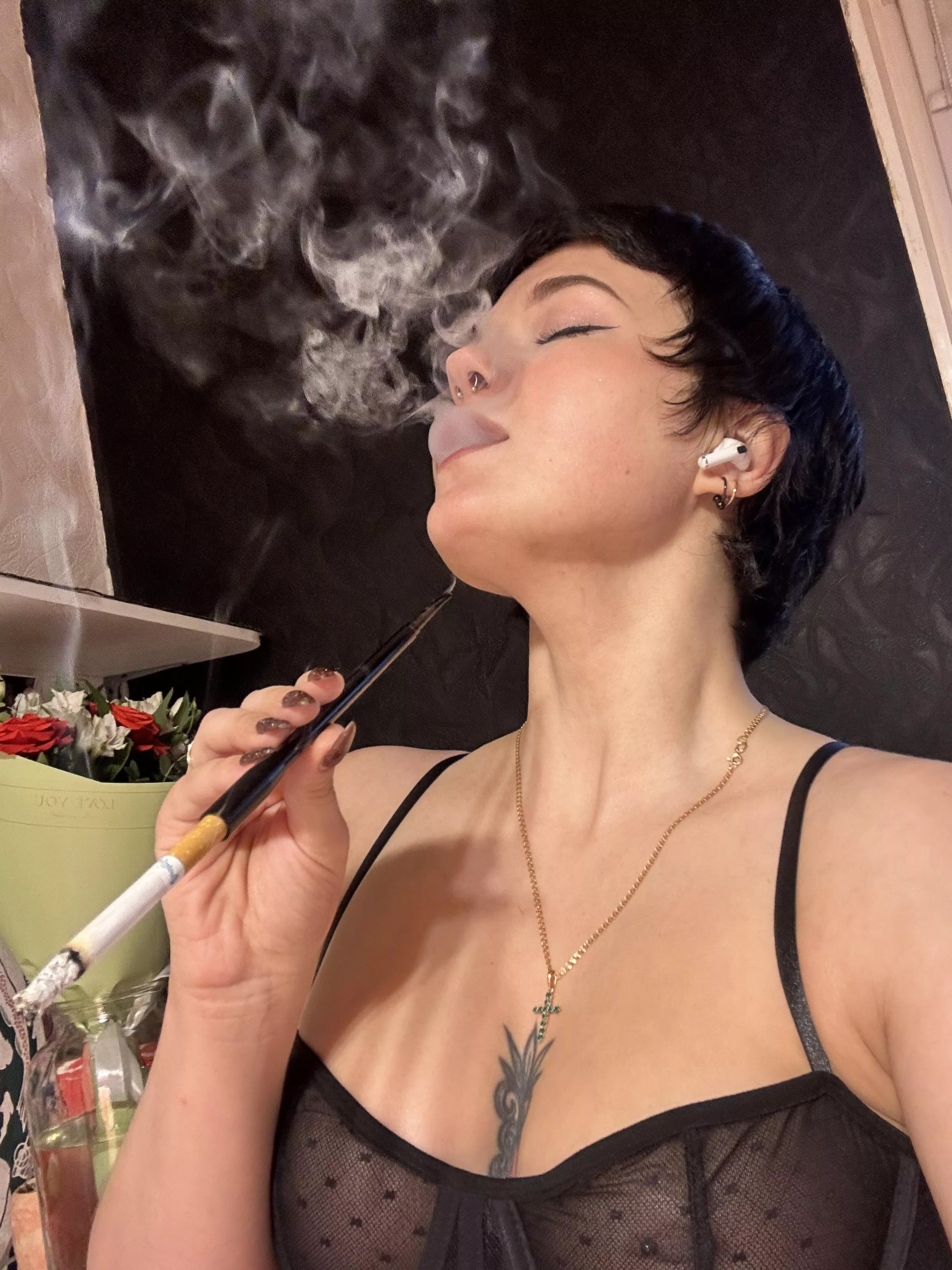 When’s the first time you realized you had a thing for women that smoked posted by Uncosenya