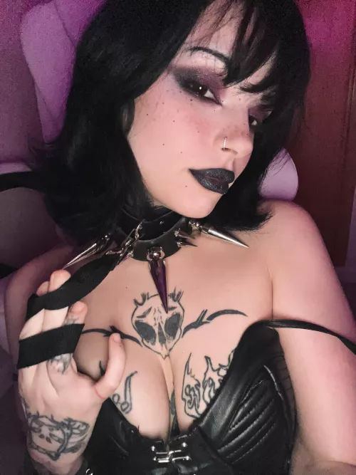 would you whip me for moaning too loud? [F] by Mantasticles