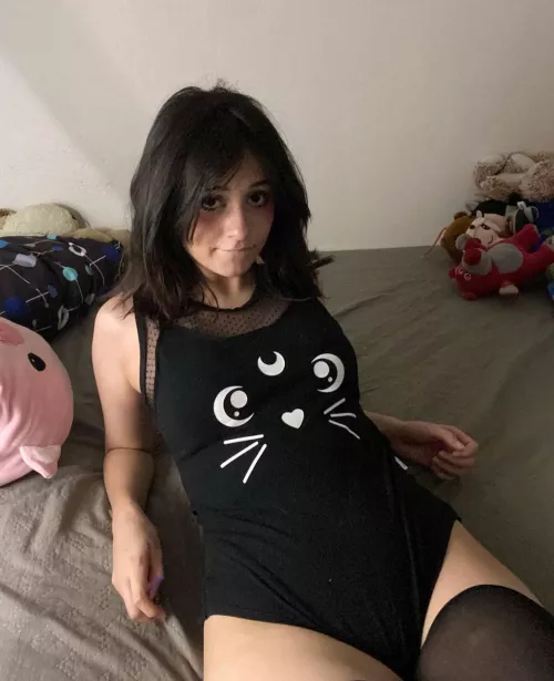 18, 4'10, 90lbs... Am I too small for older men? (18F) by Pair-Worried