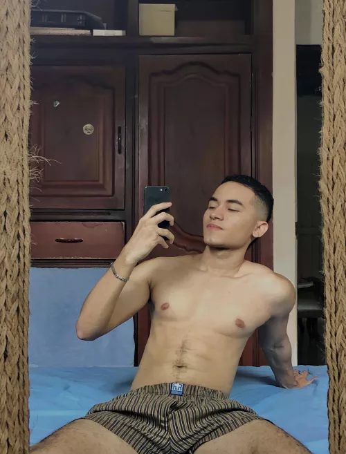 18 Colombian boy. New here by SimonneHadden