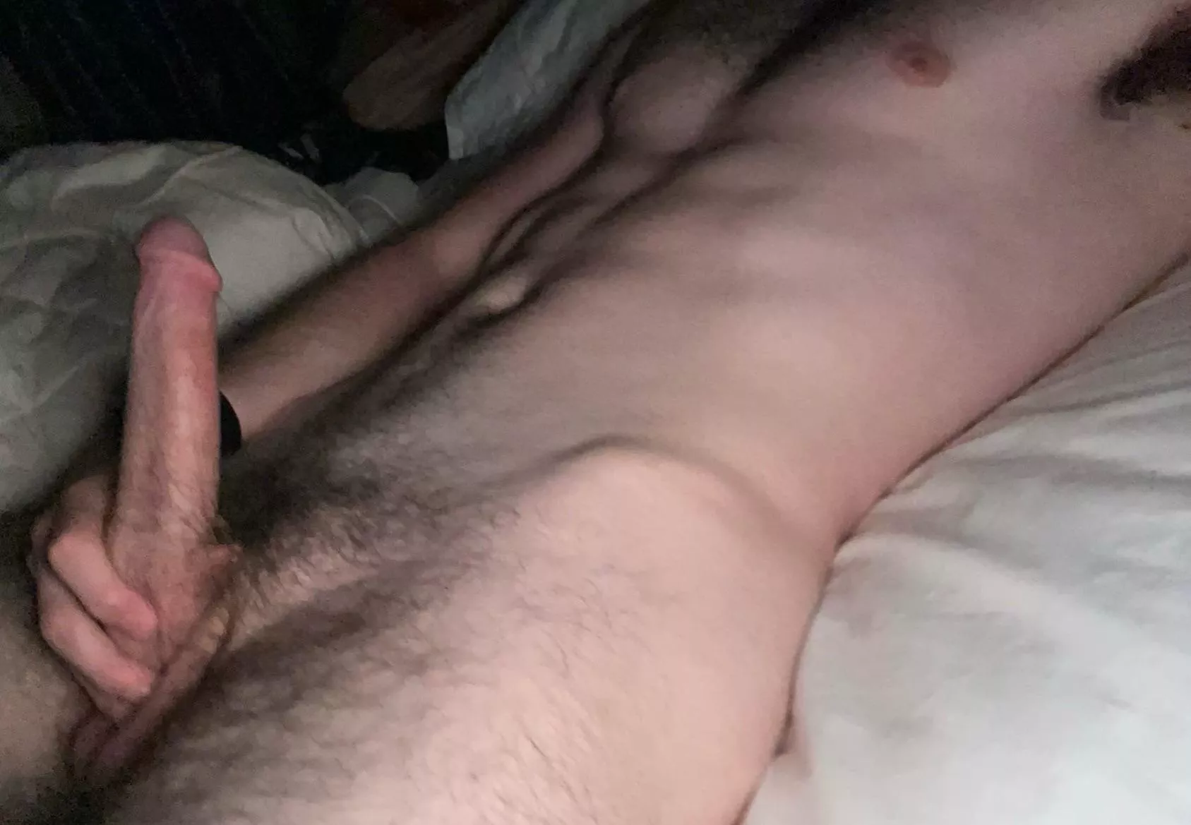 24 really horny, dms open (especially to chubs) posted by melb2330