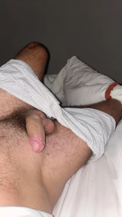 25 handsome spanish football player, I can't sleep. More pics in profile. DM for snap by bcncuteguy