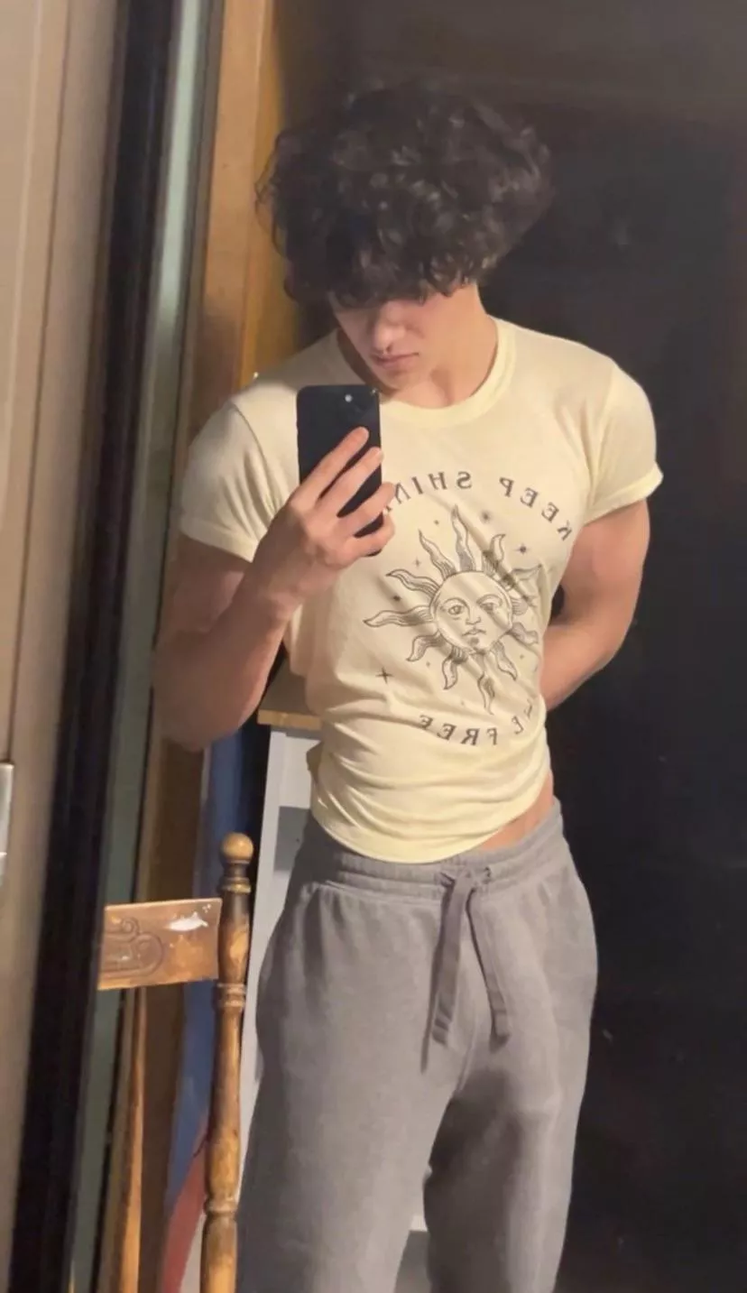 Anybody wanna chill? posted by XLxx420