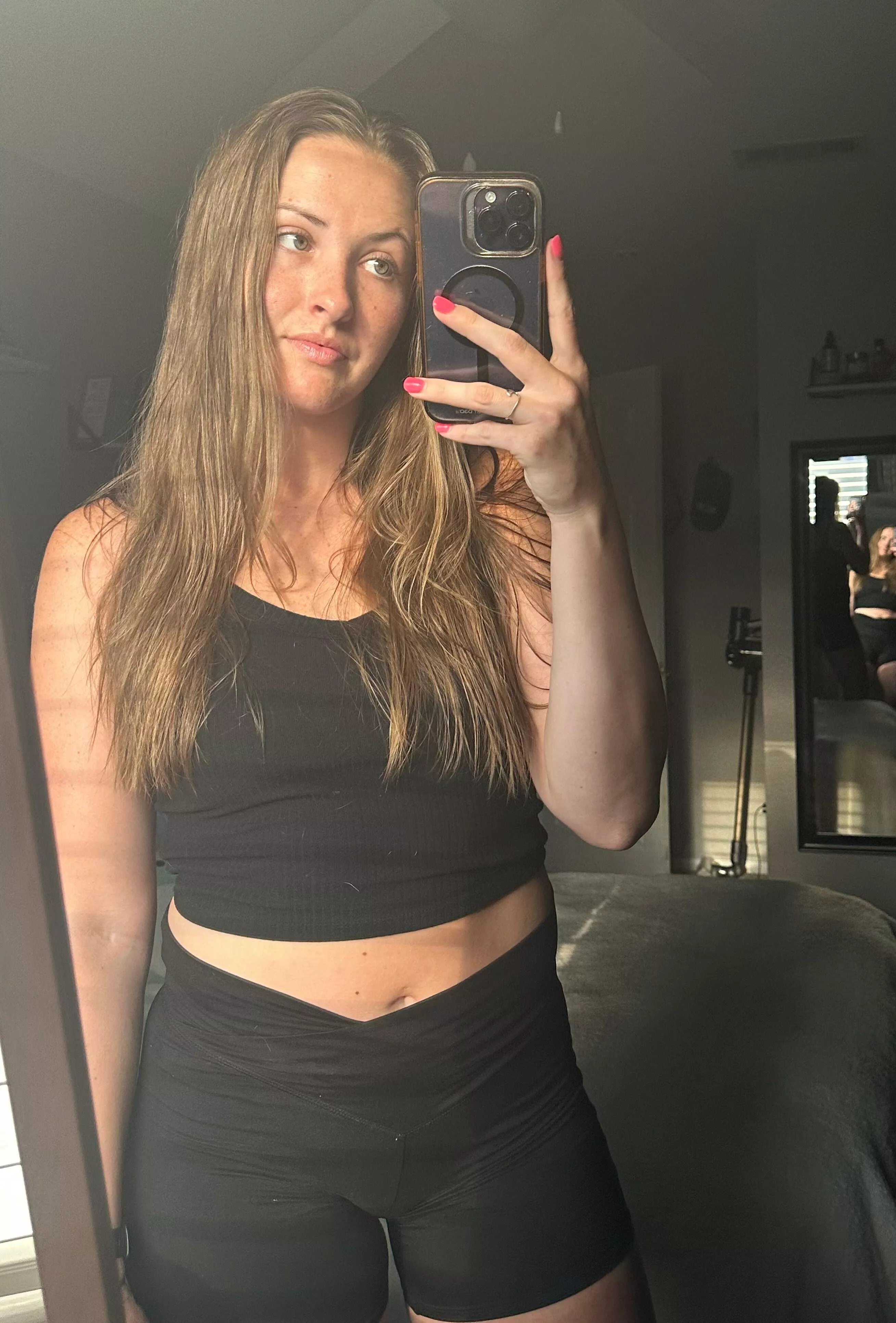 brunettes are always more fun posted by cumwcourt